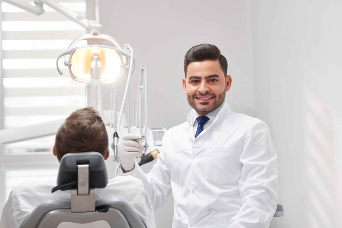 علاج عصب السن الأسنان الأمامية